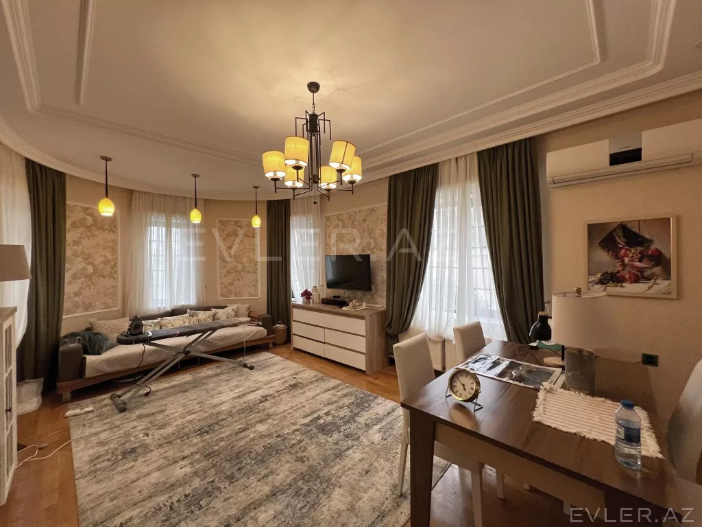 Satılır, həyət evi/villa