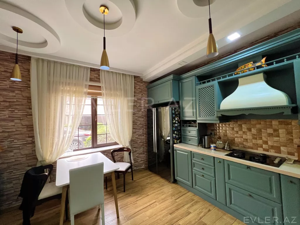 Satılır, həyət evi/villa