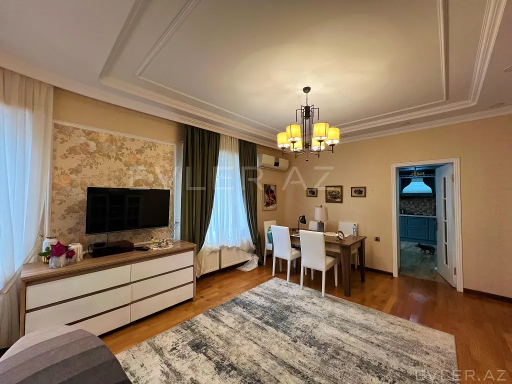 Satılır, həyət evi/villa