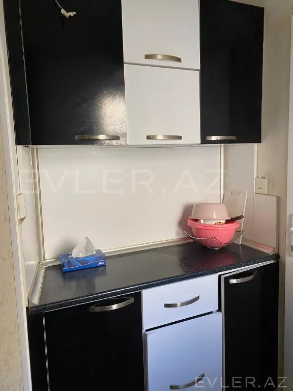 Aylıq, köhnə tikili