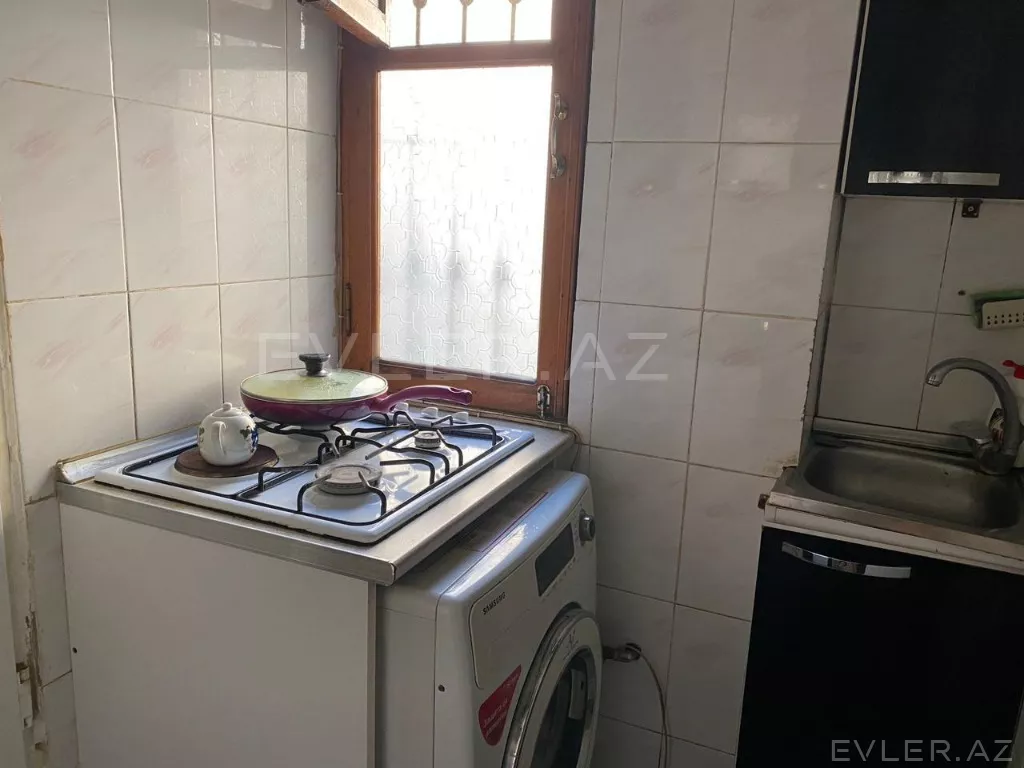 Aylıq, köhnə tikili