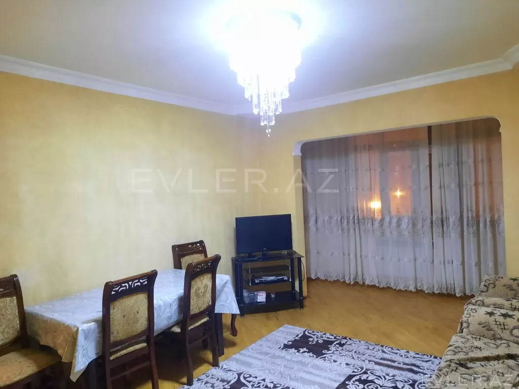 Aylıq, köhnə tikili