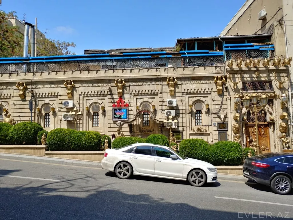 Aylıq, köhnə tikili