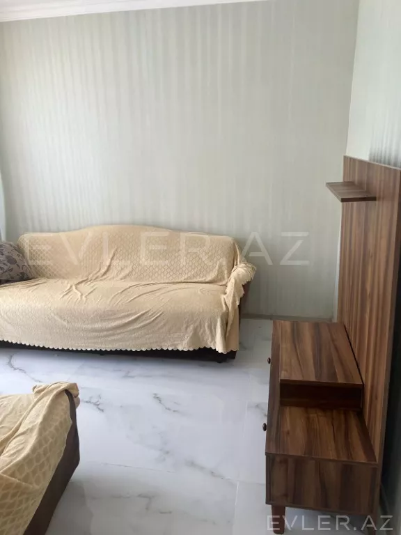 Satılır, həyət evi/villa