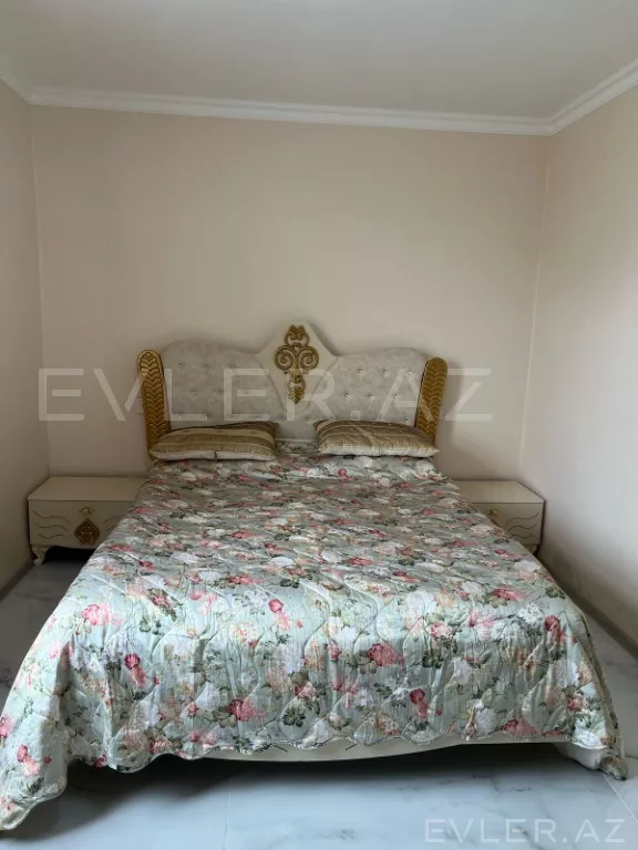Satılır, həyət evi/villa