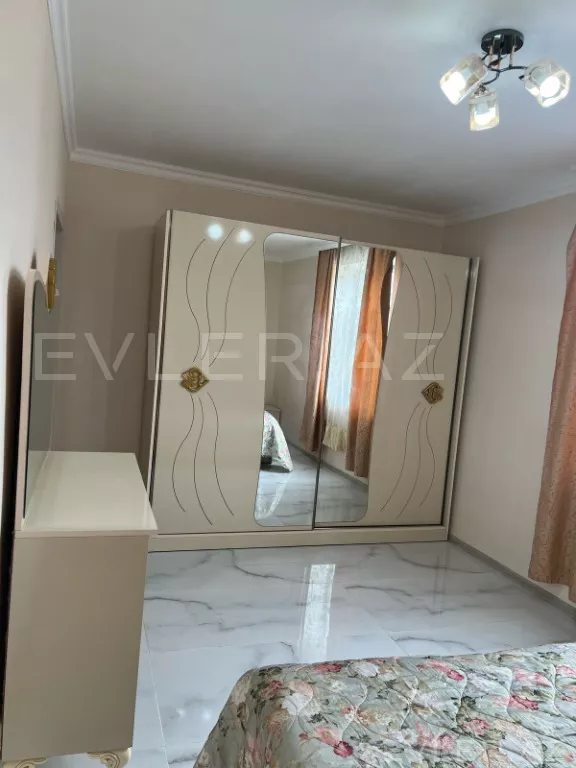 Satılır, həyət evi/villa