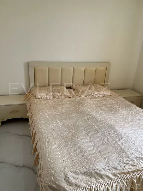 Satılır, həyət evi/villa