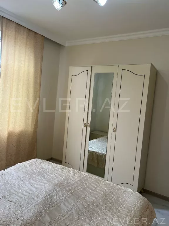 Satılır, həyət evi/villa