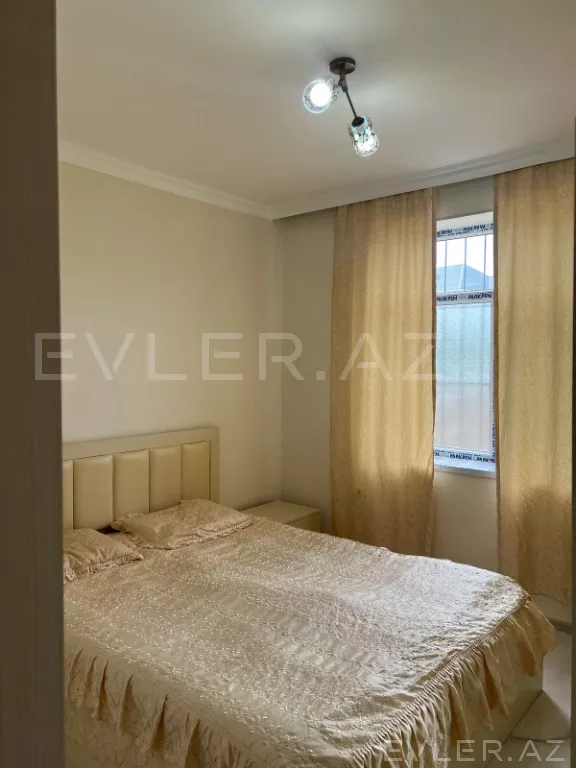 Satılır, həyət evi/villa