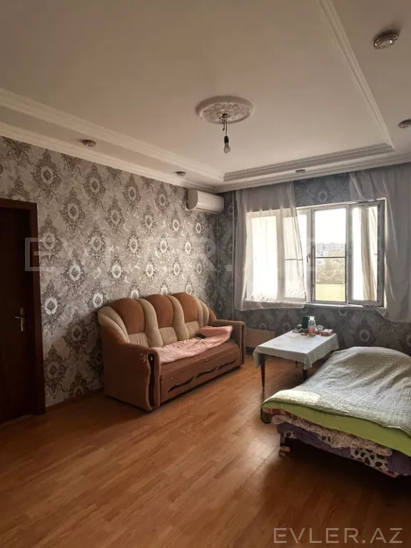 Satılır, köhnə tikili