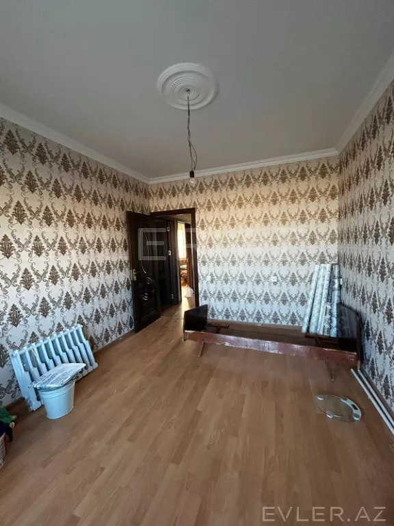 Satılır, köhnə tikili
