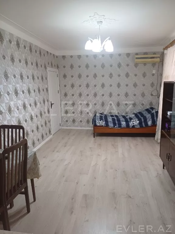 Satılır, köhnə tikili