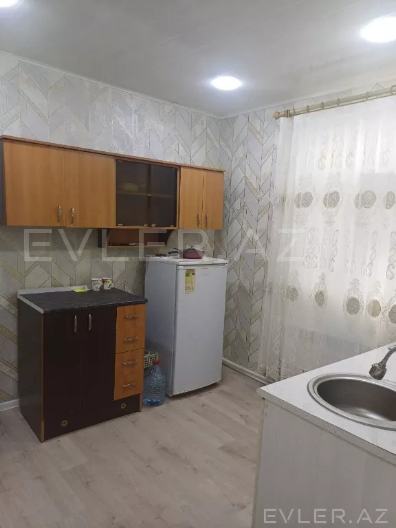 Satılır, köhnə tikili