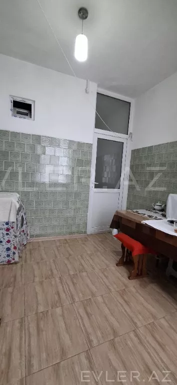 Satılır, köhnə tikili