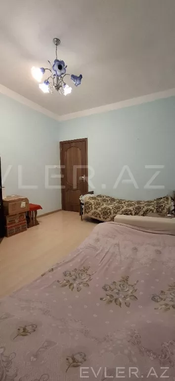 Satılır, köhnə tikili