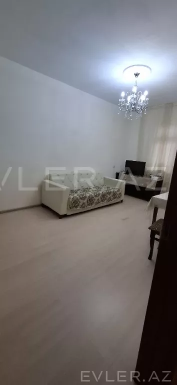 Satılır, köhnə tikili