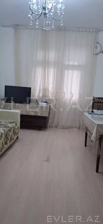 Satılır, köhnə tikili