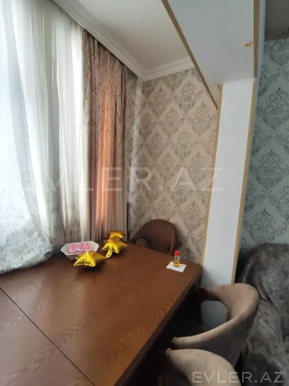 Satılır, köhnə tikili