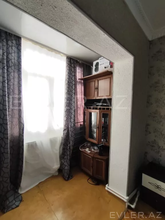 Satılır, köhnə tikili