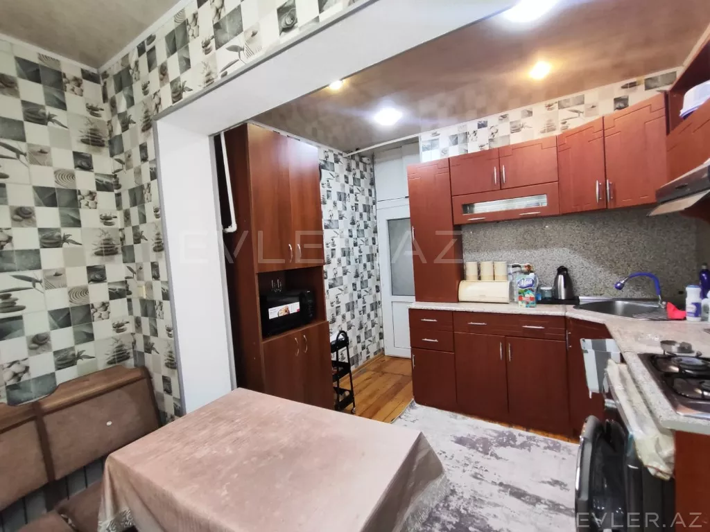 Satılır, köhnə tikili