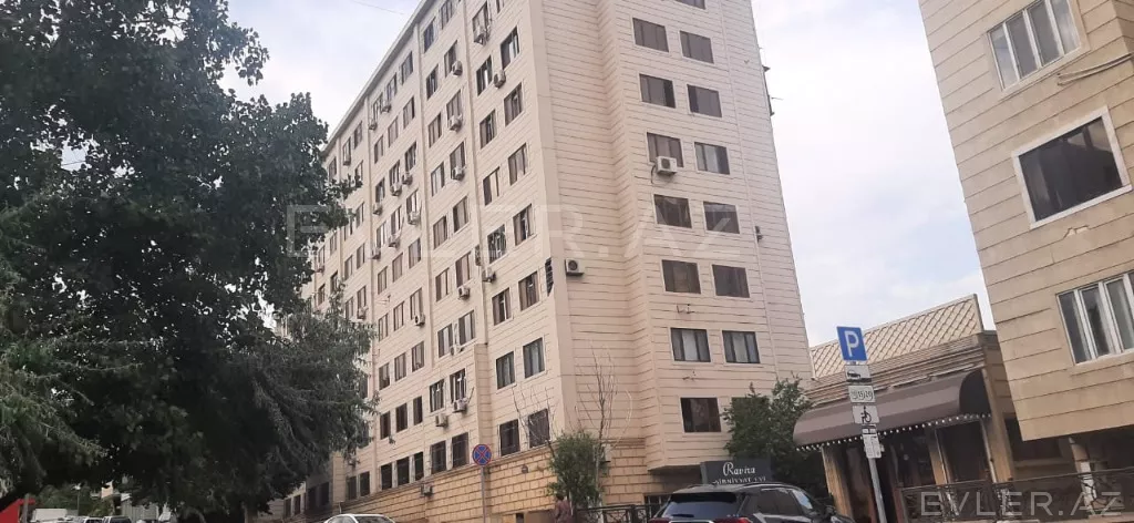 Satılır, köhnə tikili