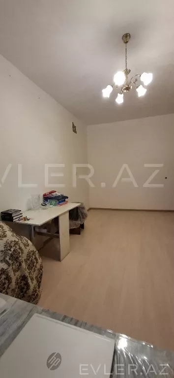 Satılır, köhnə tikili