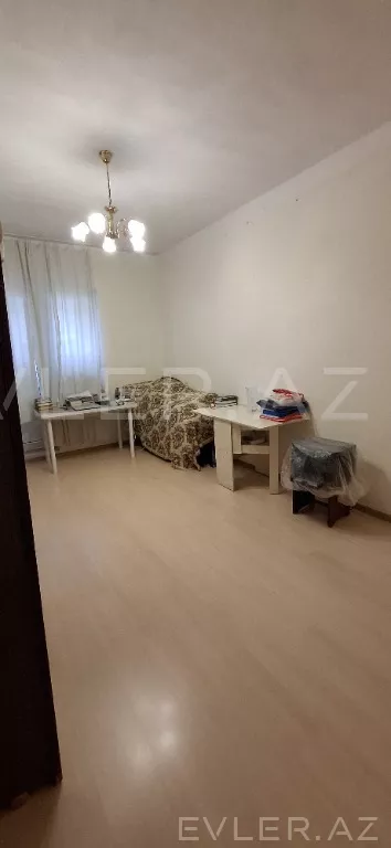 Satılır, köhnə tikili