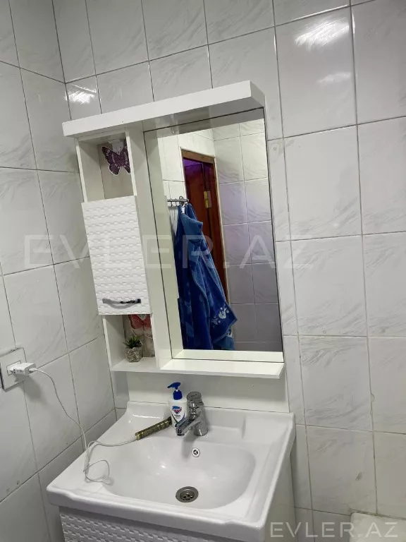 Satılır, köhnə tikili