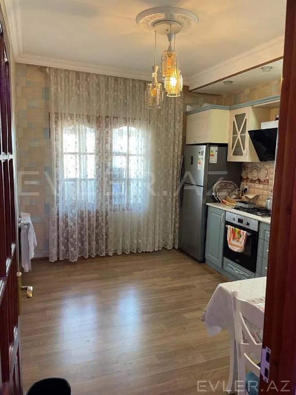Satılır, köhnə tikili
