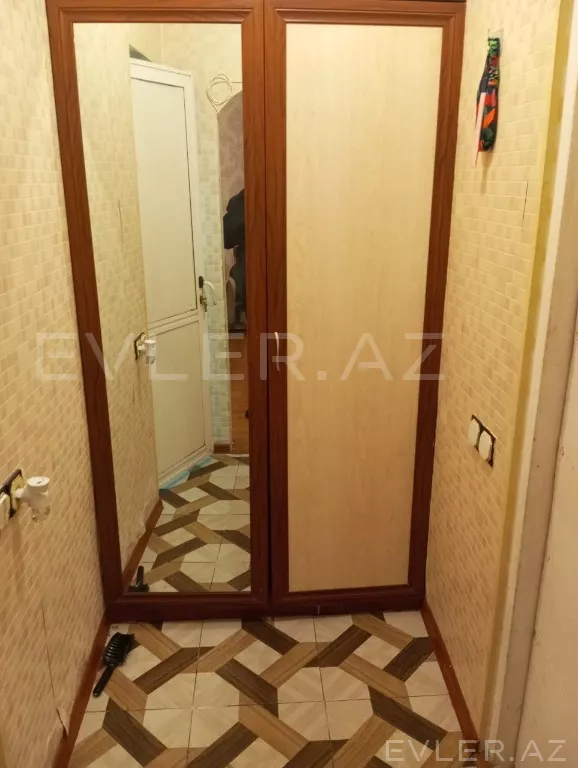 Satılır, köhnə tikili