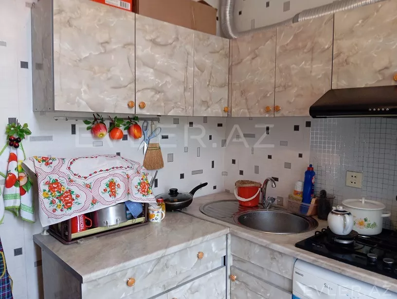 Satılır, köhnə tikili