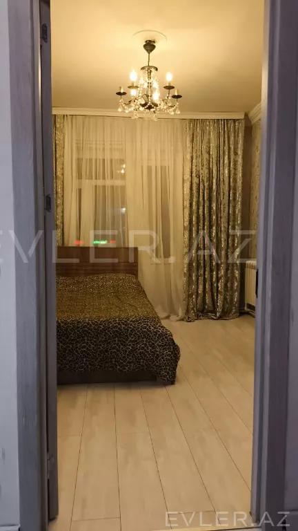 Satılır, köhnə tikili
