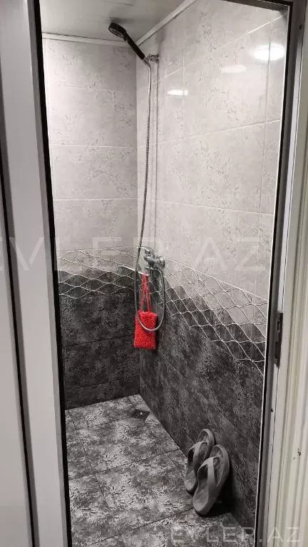 Satılır, köhnə tikili