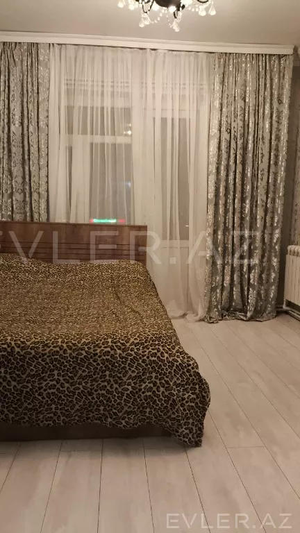 Satılır, köhnə tikili