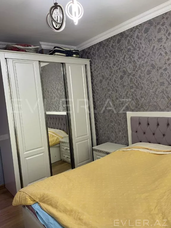 Satılır, köhnə tikili