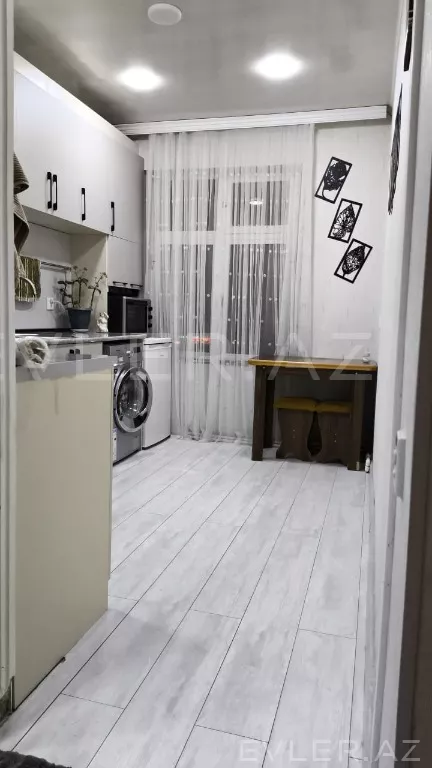 Satılır, köhnə tikili
