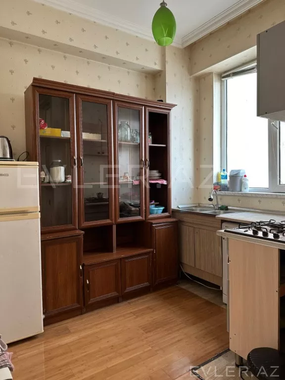 Satılır, yeni tikili
