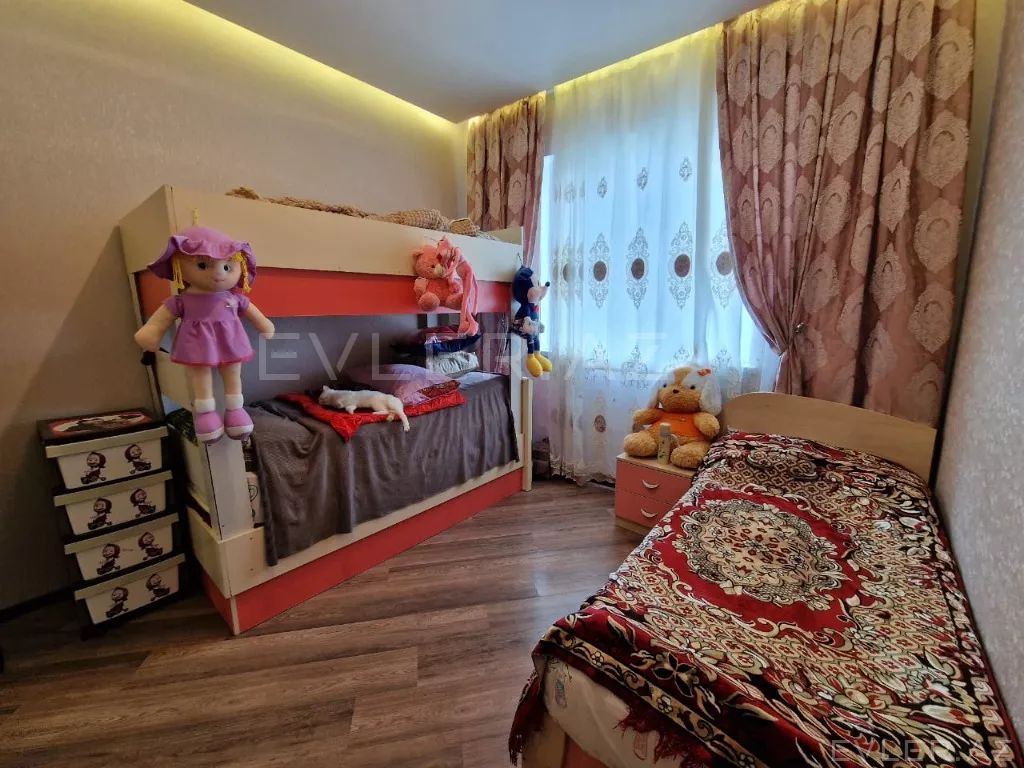 Satılır, yeni tikili