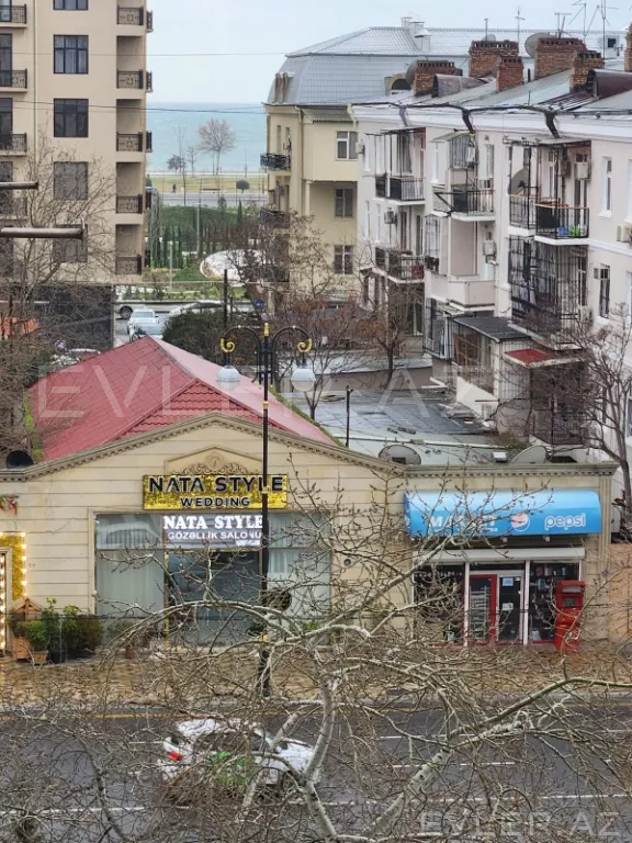 Satılır, köhnə tikili