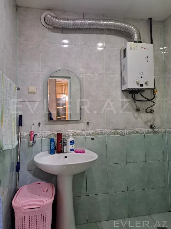Satılır, köhnə tikili