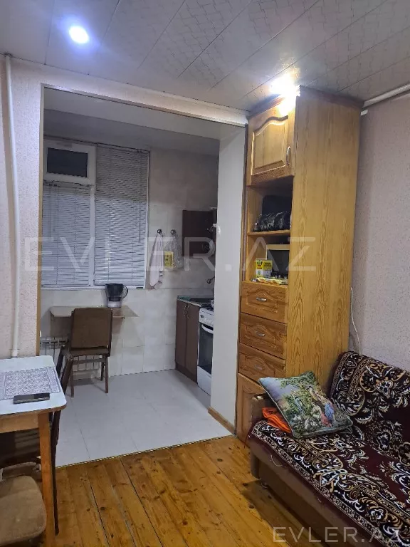 Satılır, köhnə tikili