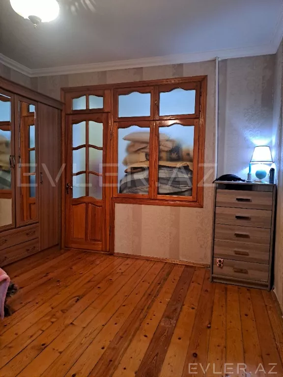 Satılır, köhnə tikili