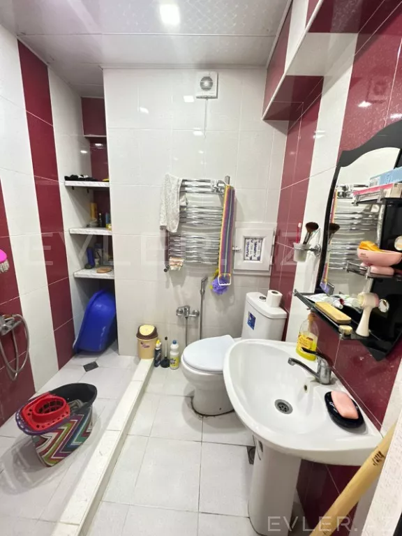 Satılır, yeni tikili
