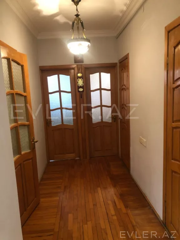 Aylıq, köhnə tikili