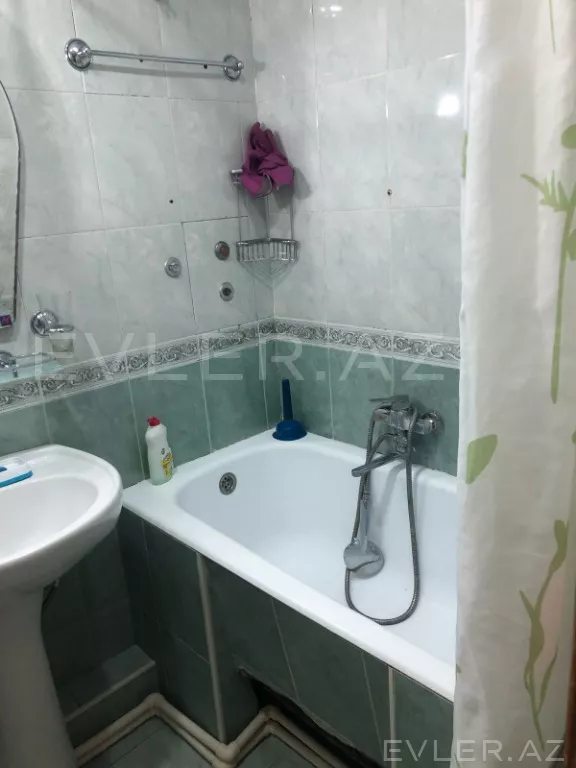 Aylıq, köhnə tikili