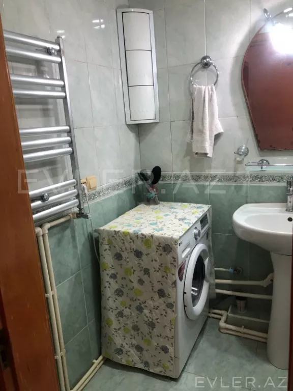 Aylıq, köhnə tikili