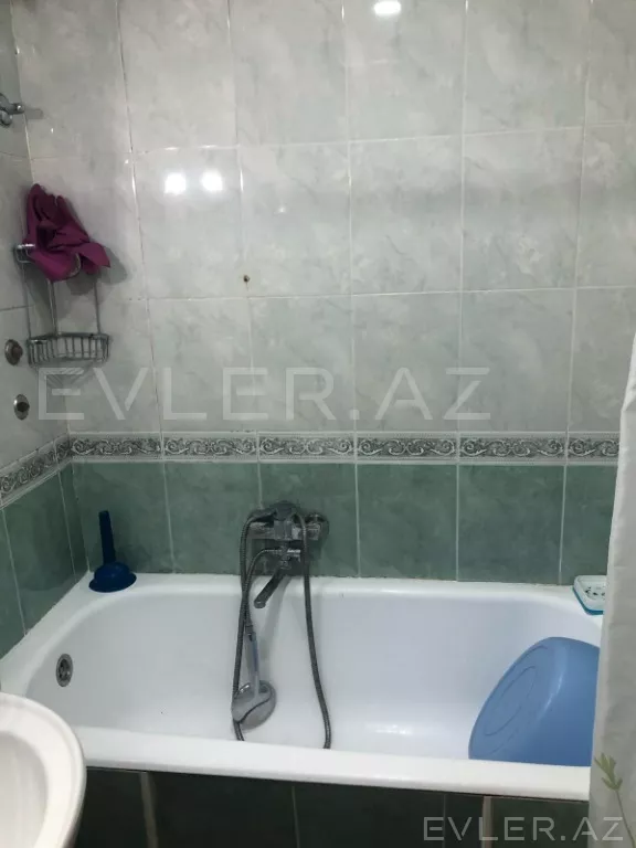 Aylıq, köhnə tikili