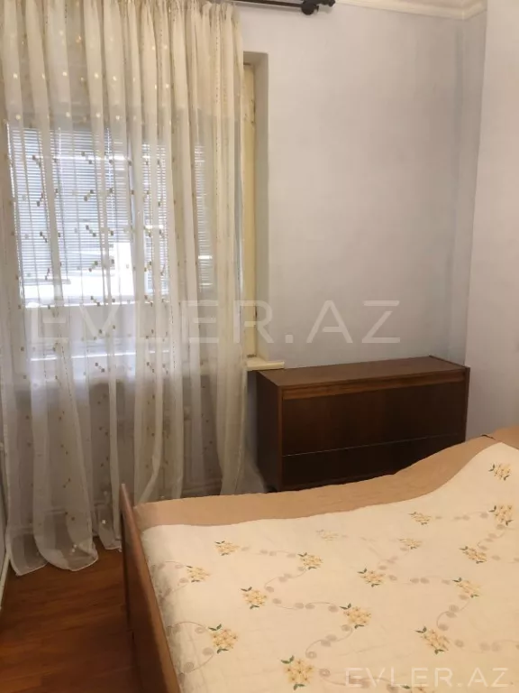 Aylıq, köhnə tikili