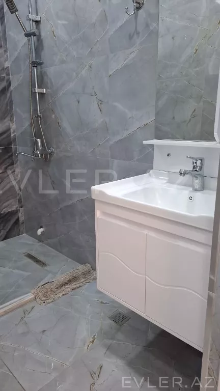 Satılır, köhnə tikili