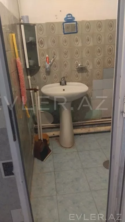 Satılır, köhnə tikili
